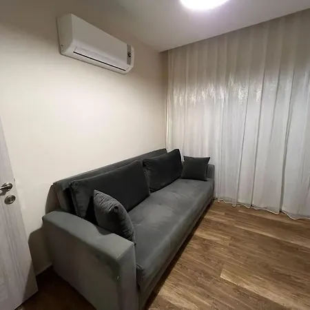 Alisveris Merkezi Karsisi, Rahat Daire'10' Apartment Antalya