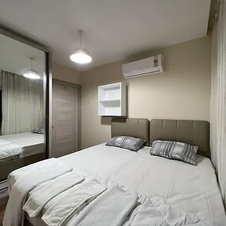 Alisveris Merkezi Karsisi, Rahat Daire'10' Apartment Antalya